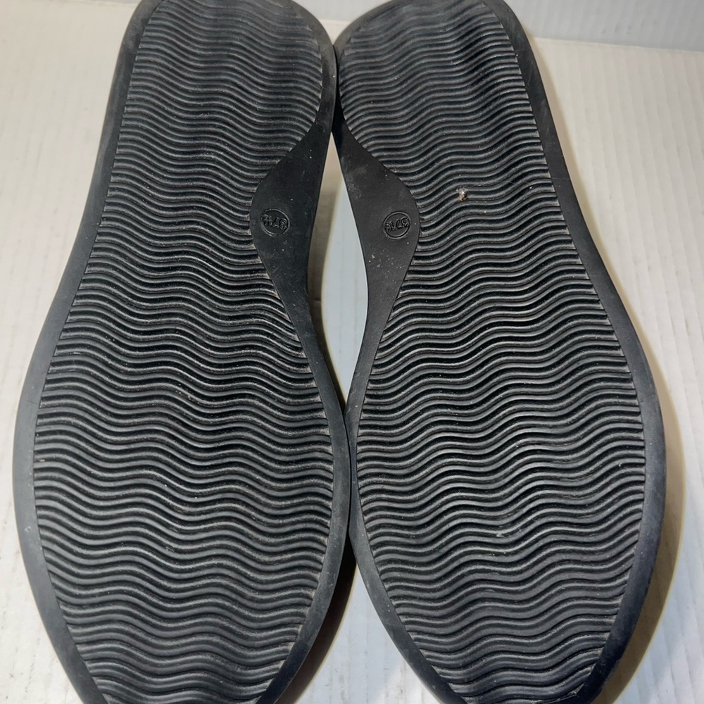 Black Loafers with Cream Chain Detail - Picture 5 of 7